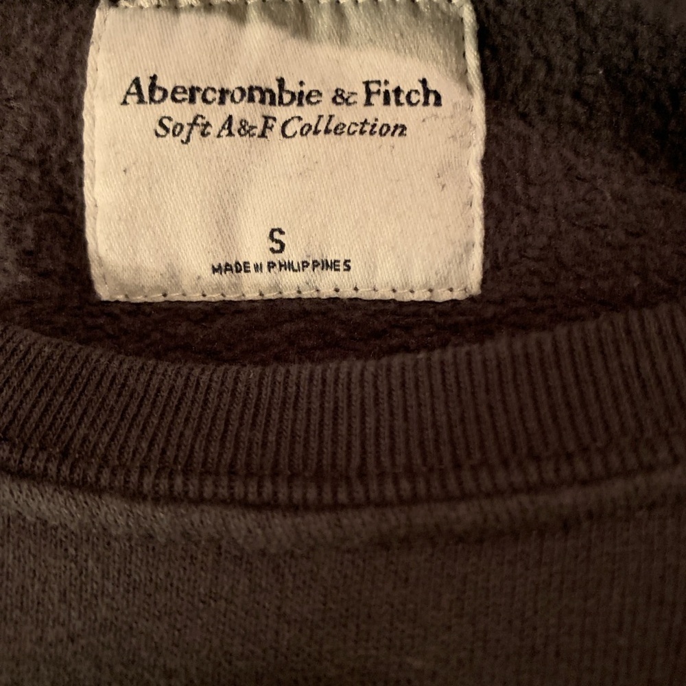 Abercrombie & Fitch Dark Gray embroidered Pullover from their soft a&f Sz S - Picture 2 of 3